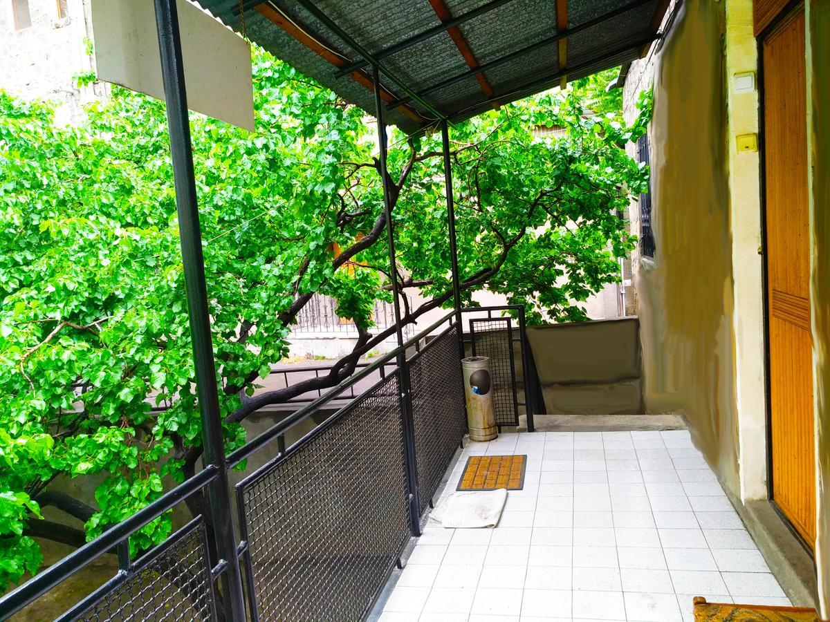 Hostel Sakharov & Tours Yerevan Exterior photo